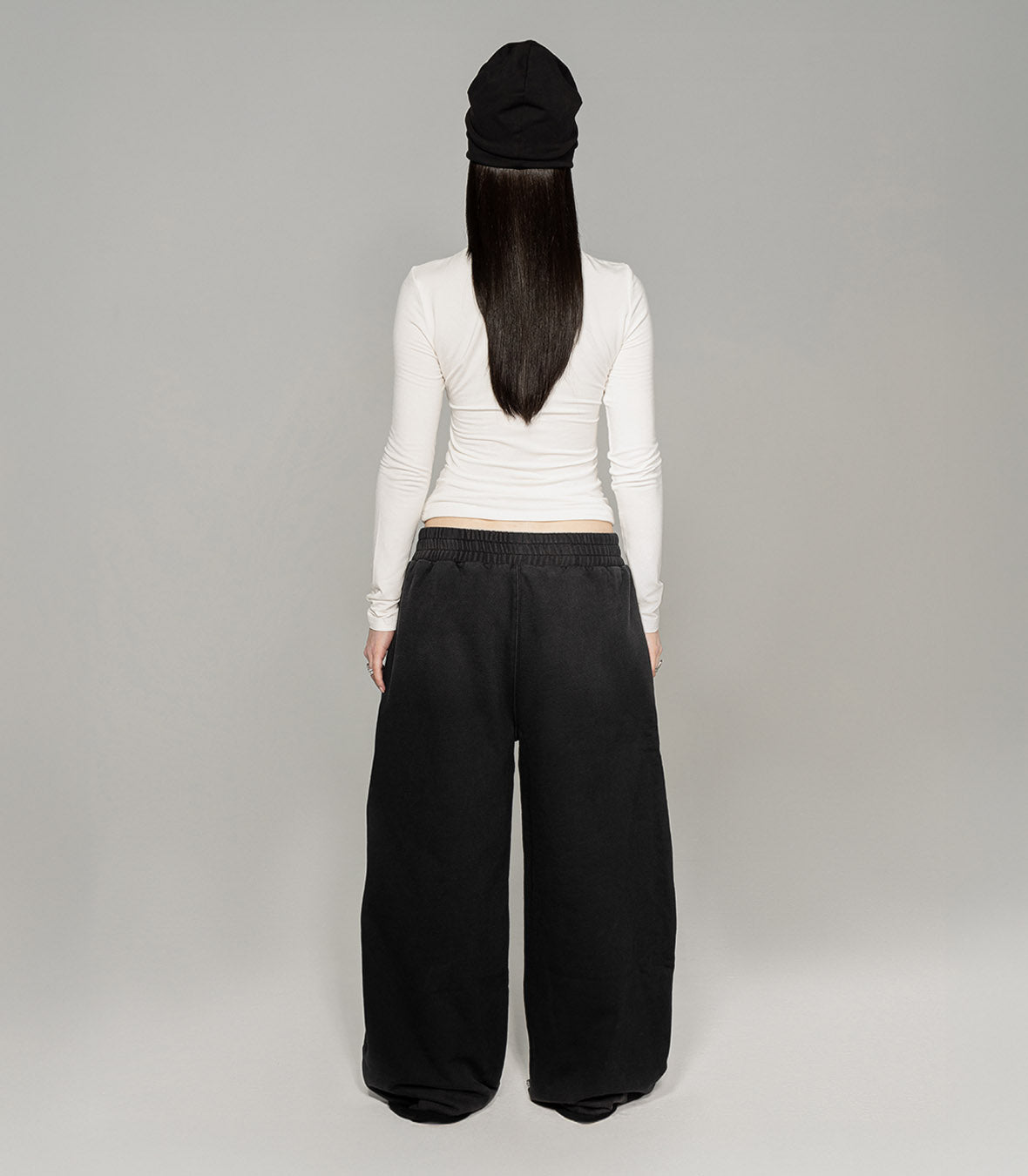 Low-Rise Baggy Sweatpants